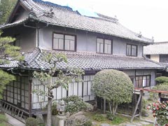 春日の家