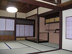 春日の家