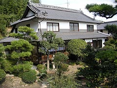 春日の家