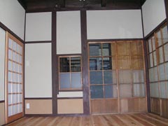 春日の家