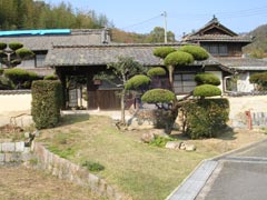 春日の家